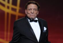 رامي إمام يحضر فيلماً وثائقياً عن مسيرة عادل إمام الفنية — الجزيرة نت
