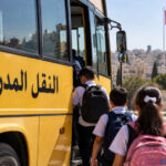 طفل أردني يصاب بعد مساعدته زملاءه على الهروب من حافلة مدرسية — الجزيرة نت
