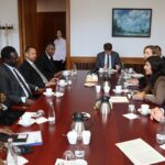 مناوي يسلم الخارجية الألمانية رسالة من البرهان إلى المستشار الألماني — صورة وكالة السودان للأنباء