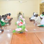 حاكم النيل الأزرق يبحث أوضاع معسكرات العائدين في محافظة باو — صورة وكالة السودان للأنباء