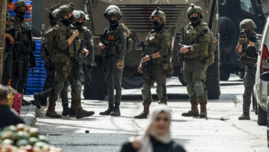 أكاديمي فلسطيني يربط اقتحامات مؤسسات بالضفة بسياقات سياسية وأمنية — الجزيرة نت / AFP