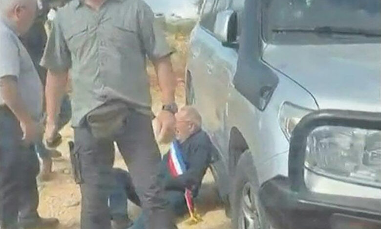 اعتداءات مستوطنين في الضفة تطال صحفية أميركية ووفداً دبلوماسياً أوروبياً — الجزيرة نت / AFP
