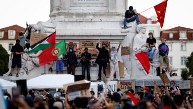 مظاهرة حاشدة في لشبونة احتجاجاً على غلاء المعيشة وأزمة السكن — الجزيرة نت / AFP