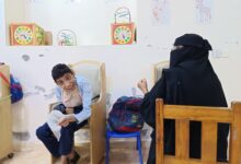 تراجع التمويل يهدد خدمات أطفال الشلل الدماغي في عدن — الجزيرة نت