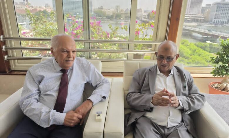 صورة سونا الأصلية للقاء مسؤولي تعليم ولاية الجزيرة بنقابة المعلمين في مصر
